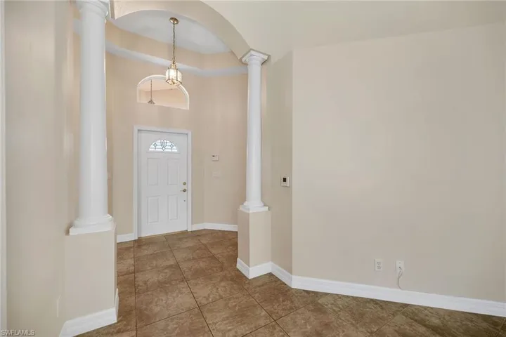 1293  Barrigona  CT, Naples, FL 34119