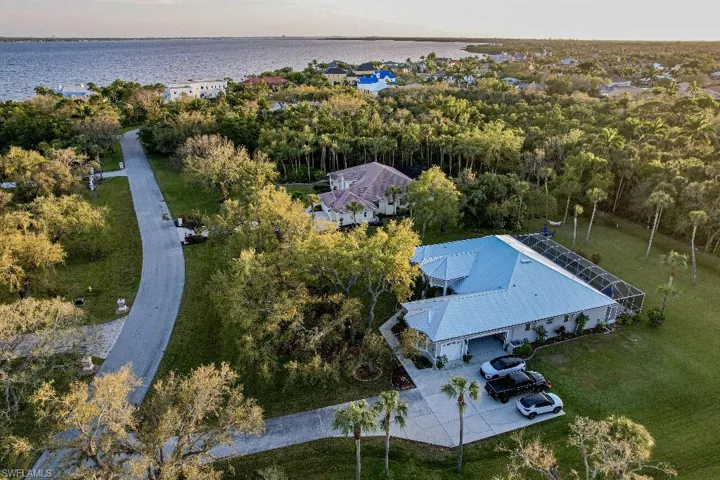 12741  Treeline  CT, North Fort Myers, FL 33903