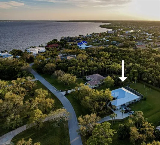 12741  Treeline  CT, North Fort Myers, FL 33903