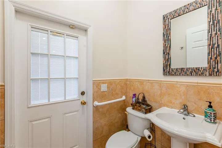 Half Bath w/ Pool Access