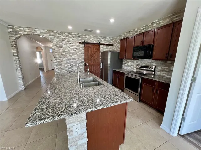 10293 Silver Pond Ln, Lehigh Acres, Florida 33936