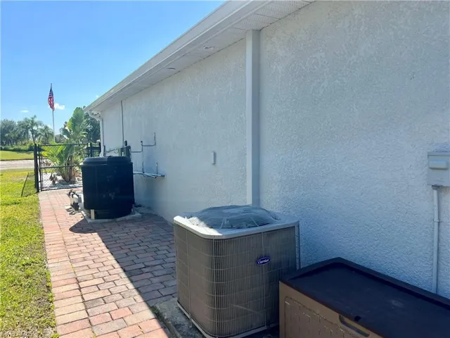 10293 Silver Pond Ln, Lehigh Acres, Florida 33936
