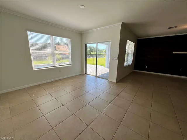 10293 Silver Pond Ln, Lehigh Acres, Florida 33936
