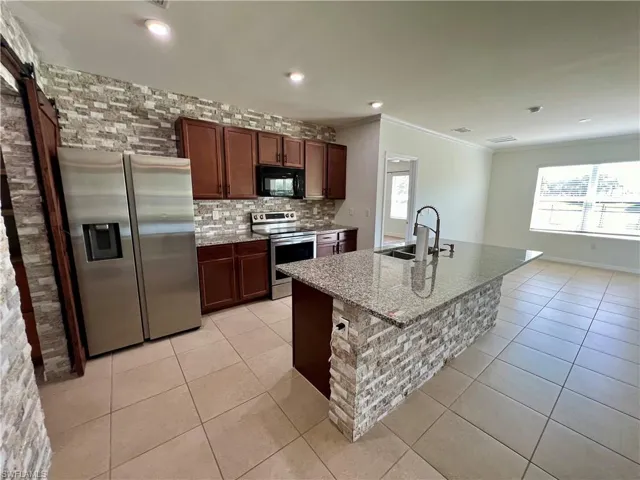 10293 Silver Pond Ln, Lehigh Acres, Florida 33936