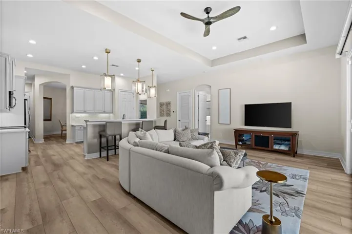 6821 Il Regalo Cir, Naples, Florida 34109