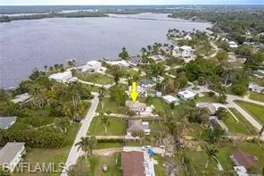 4462 E Riverside  DR, Fort Myers, FL 33905