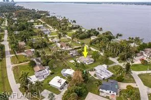 4462 E Riverside  DR, Fort Myers, FL 33905