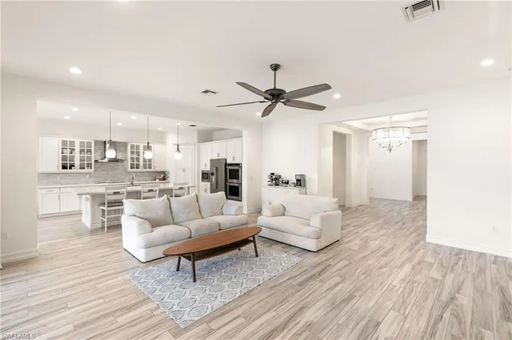 9344 Glenforest Dr, Naples, Florida 34120