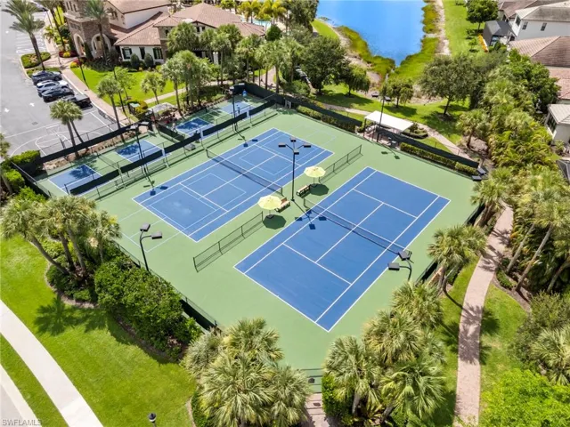 9344 Glenforest Dr, Naples, Florida 34120