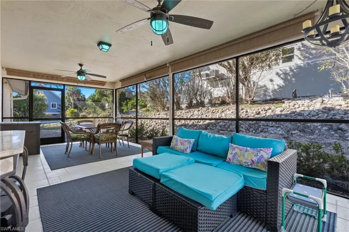 Massive Covered Lanai!