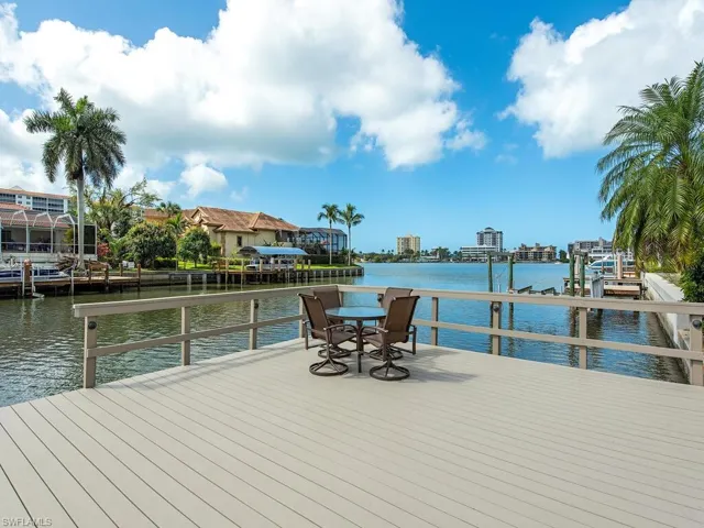 Oversized dock with additional entertaining deck area