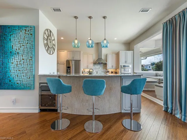 Breakfast bar