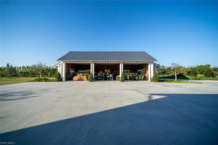 Detached Garage
