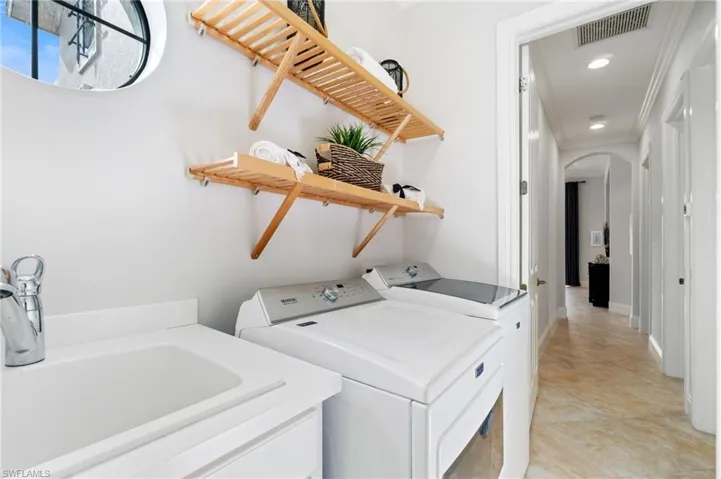 15847  Secoya Reserve  CIR, Naples, FL 34110