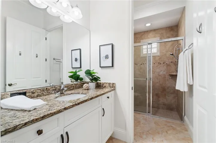 15847  Secoya Reserve  CIR, Naples, FL 34110