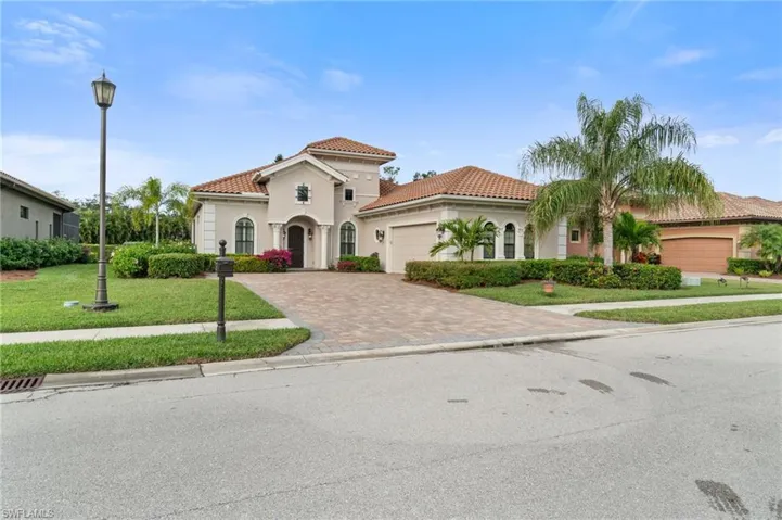 15847  Secoya Reserve  CIR, Naples, FL 34110