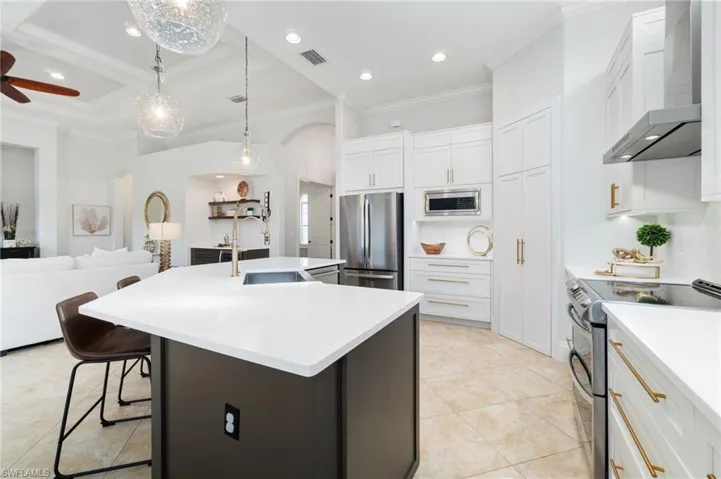 15847  Secoya Reserve  CIR, Naples, FL 34110