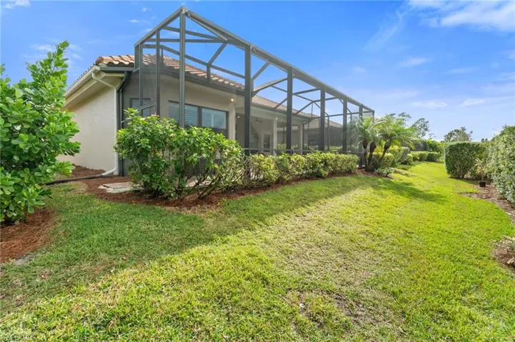 15847  Secoya Reserve  CIR, Naples, FL 34110
