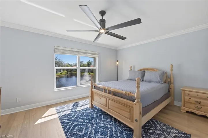 9844  Luna  CIR, Naples, FL 34109