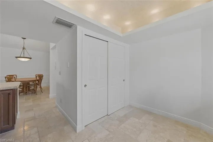 9844  Luna  CIR, Naples, FL 34109