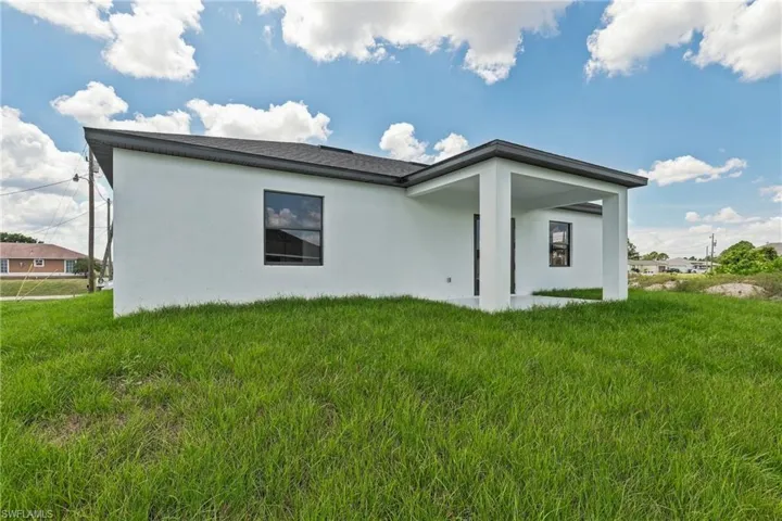 4002 9th St Sw, Lehigh Acres, Florida 33976