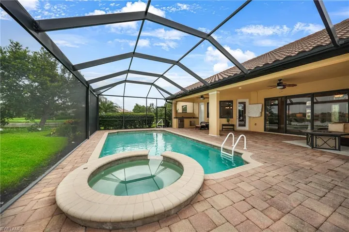 10194  Avalon Lake  CIR, Fort Myers, FL 33913