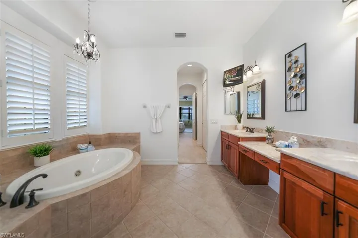 10194  Avalon Lake  CIR, Fort Myers, FL 33913