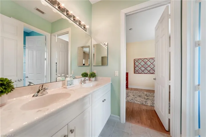 10194  Avalon Lake  CIR, Fort Myers, FL 33913