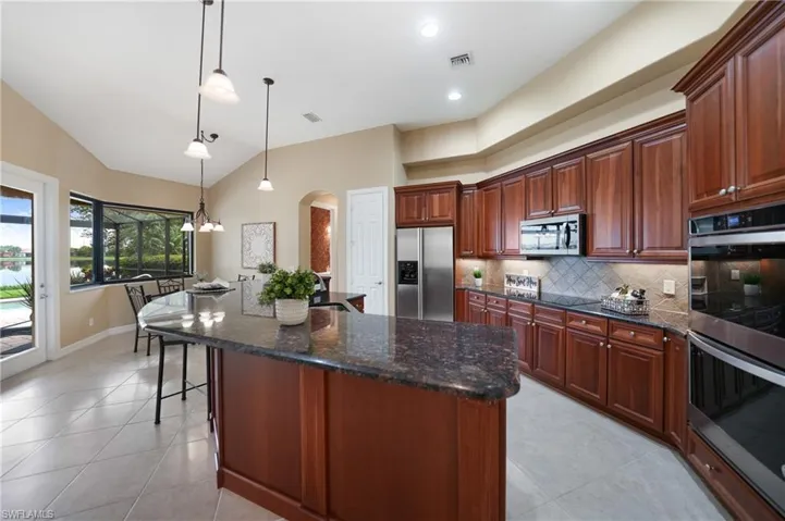 10194  Avalon Lake  CIR, Fort Myers, FL 33913