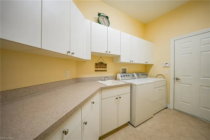 10194  Avalon Lake  CIR, Fort Myers, FL 33913