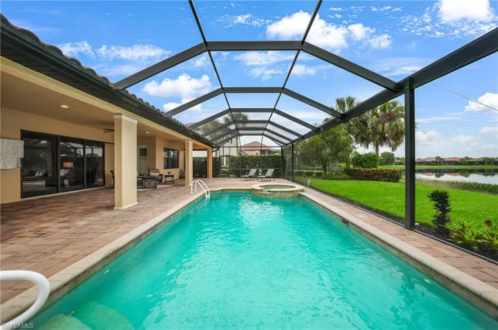 10194  Avalon Lake  CIR, Fort Myers, FL 33913