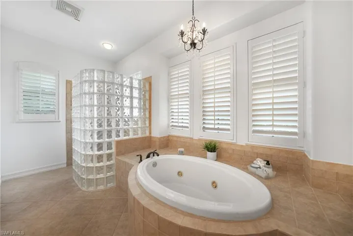10194  Avalon Lake  CIR, Fort Myers, FL 33913