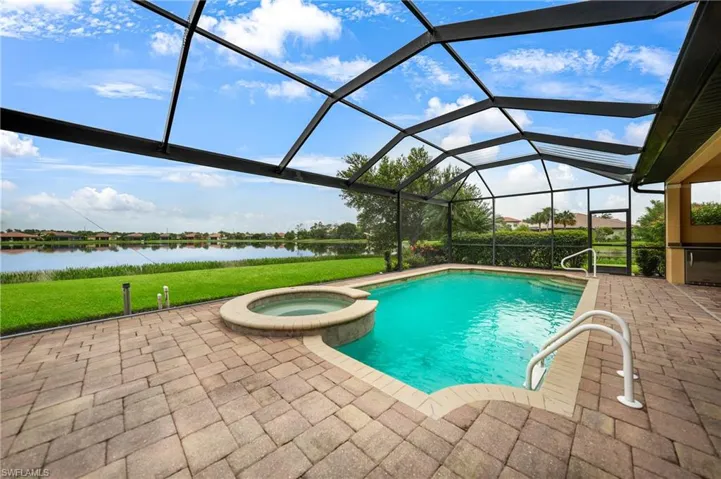10194  Avalon Lake  CIR, Fort Myers, FL 33913
