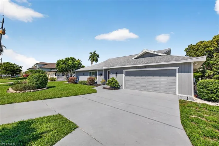27115 Belle Rio Dr, Bonita Springs, Florida 34135