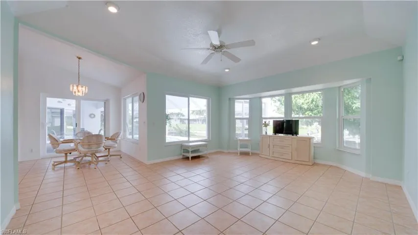 3902 Se 13th Ave, Cape Coral, Florida 33904