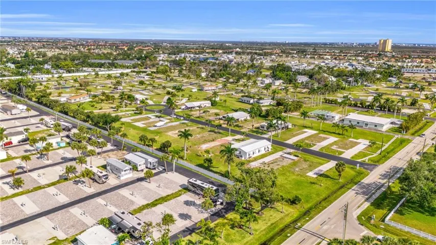 148  Raintree  LN, Fort Myers, FL 33908