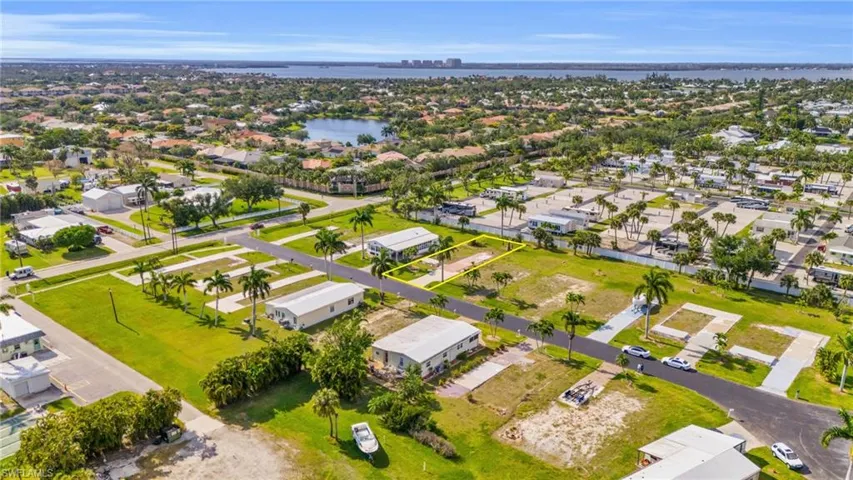 148  Raintree  LN, Fort Myers, FL 33908