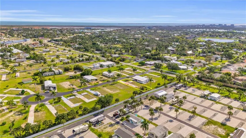 148  Raintree  LN, Fort Myers, FL 33908