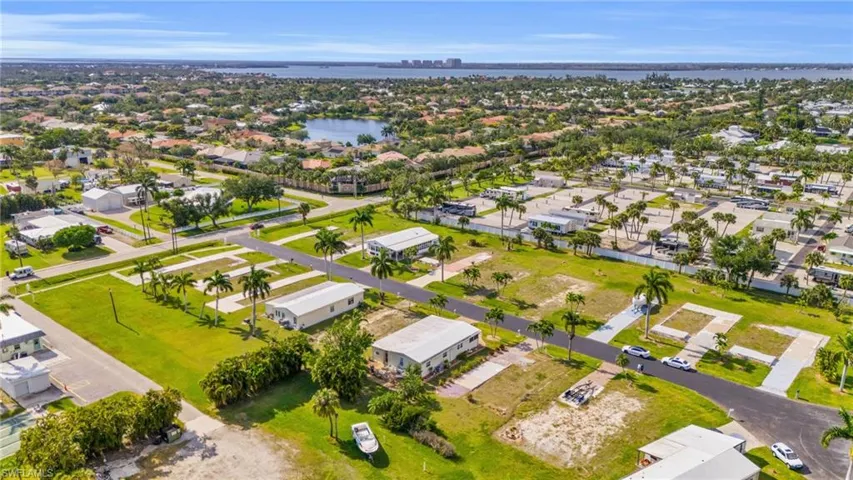 148  Raintree  LN, Fort Myers, FL 33908