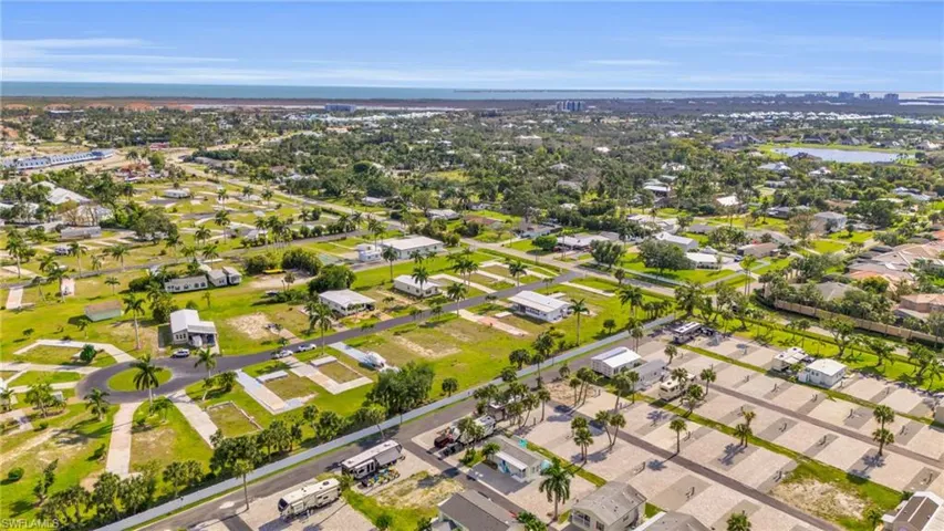 148  Raintree  LN, Fort Myers, FL 33908