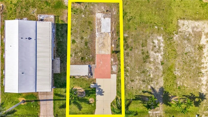 148  Raintree  LN, Fort Myers, FL 33908