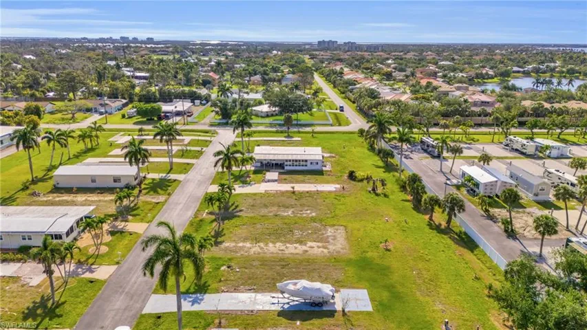 148  Raintree  LN, Fort Myers, FL 33908