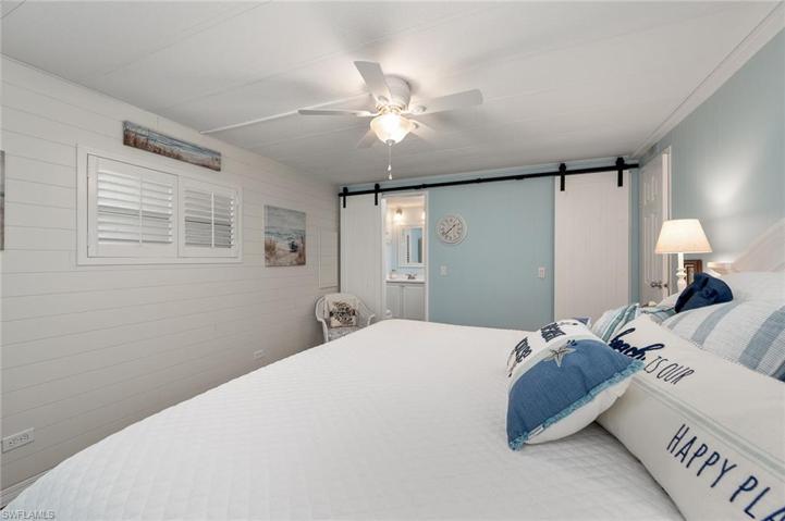 Primary Bedroom w/en-suite and Barn doors