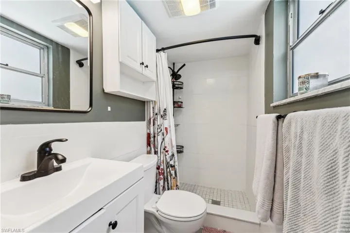 1684  South  DR, Fort Myers, FL 33907