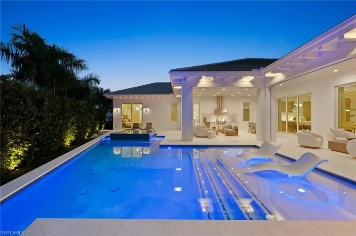 710 Willowhead Dr, Naples, Florida 34103