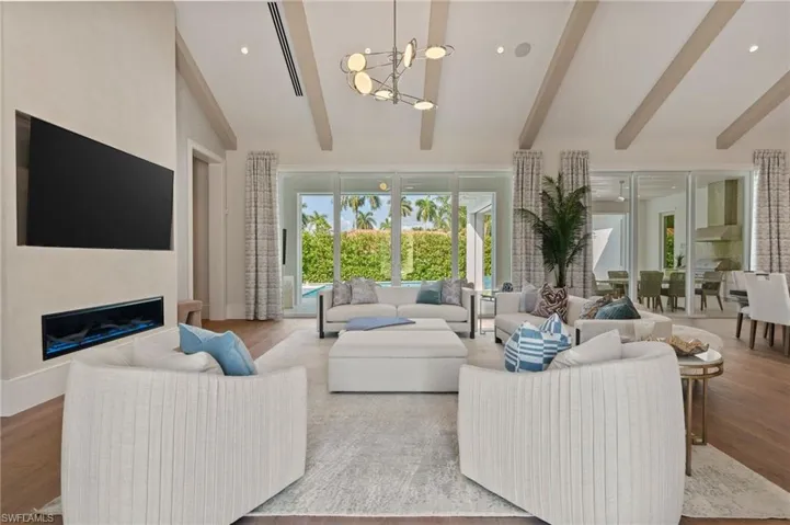 710 Willowhead Dr, Naples, Florida 34103