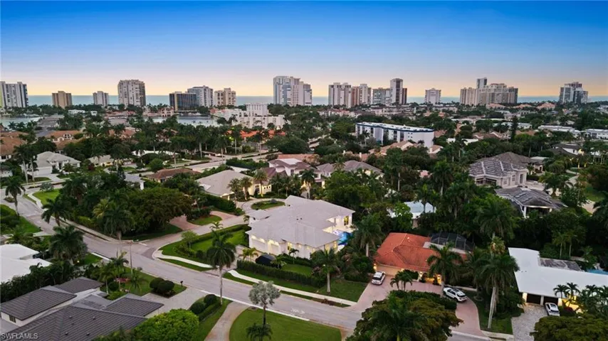 710 Willowhead Dr, Naples, Florida 34103