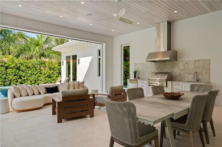 710 Willowhead Dr, Naples, Florida 34103