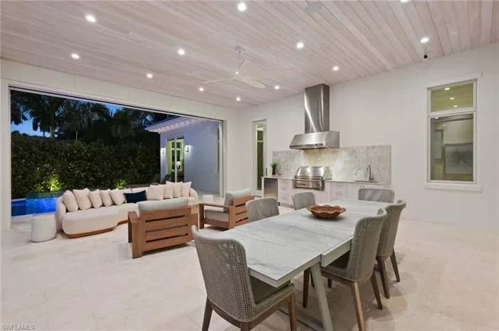 710 Willowhead Dr, Naples, Florida 34103