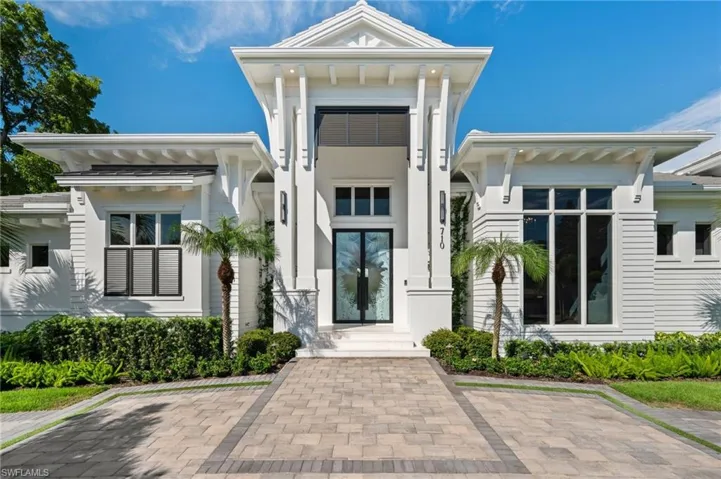 710 Willowhead Dr, Naples, Florida 34103